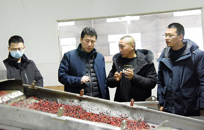 李方甫强调加强森林防灭火能力建设，推动电子产品销售助力消防现代化